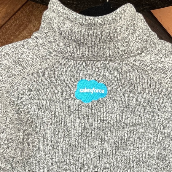 Patagonia Women’s 1/4 Zip Fleece lined Pull Over with company logo - Picture 4 of 7